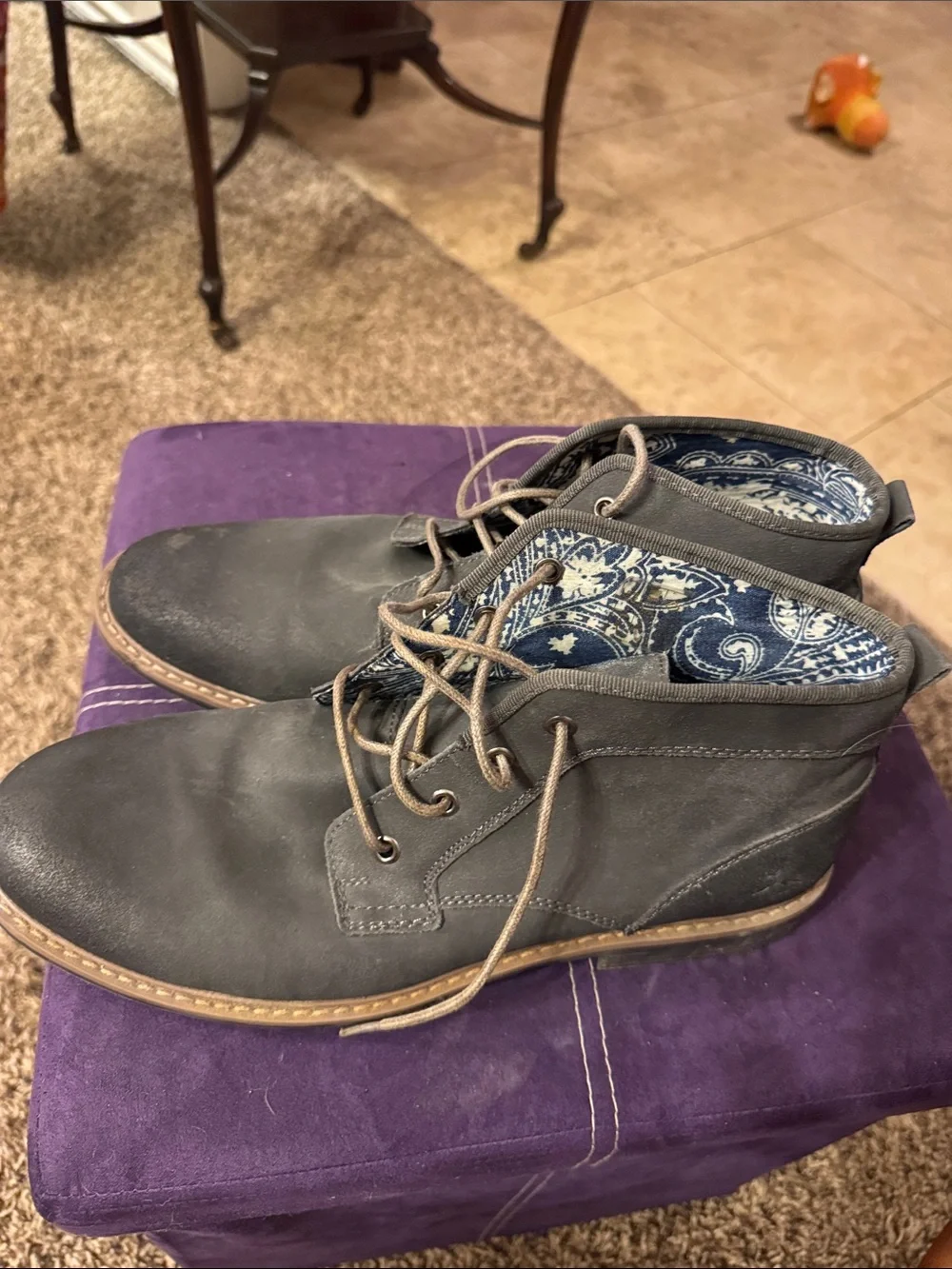 Men's Penguin Gray Lace-Up Chukka Boots size 10.5